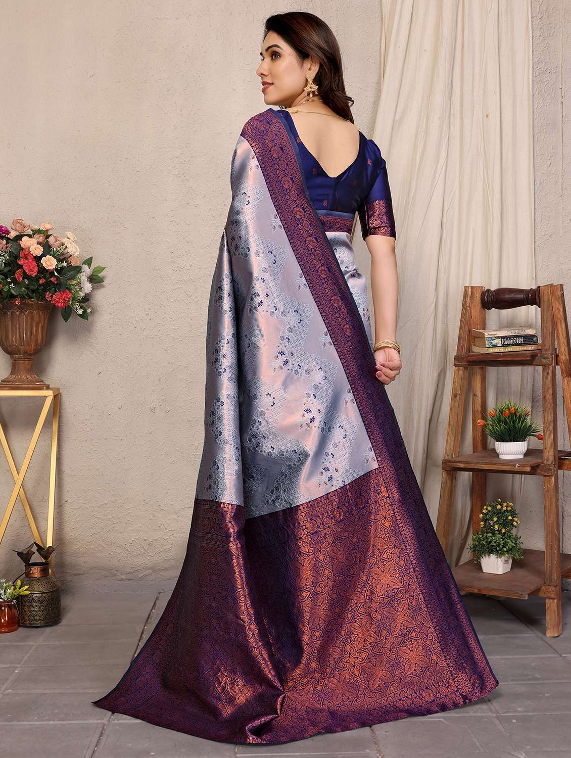 women self design banarasi saree with blouse - 22562782 -  Standard Image - 3