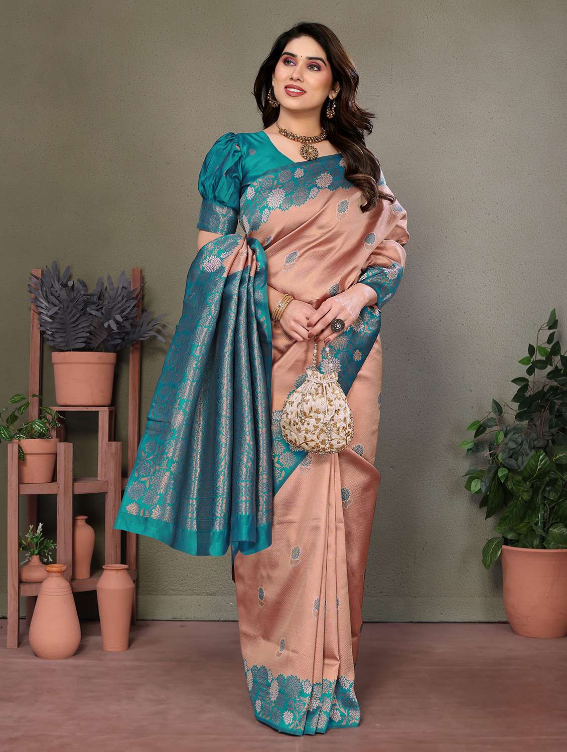 women self design banarasi saree with blouse - 22562792 -  Standard Image - 3