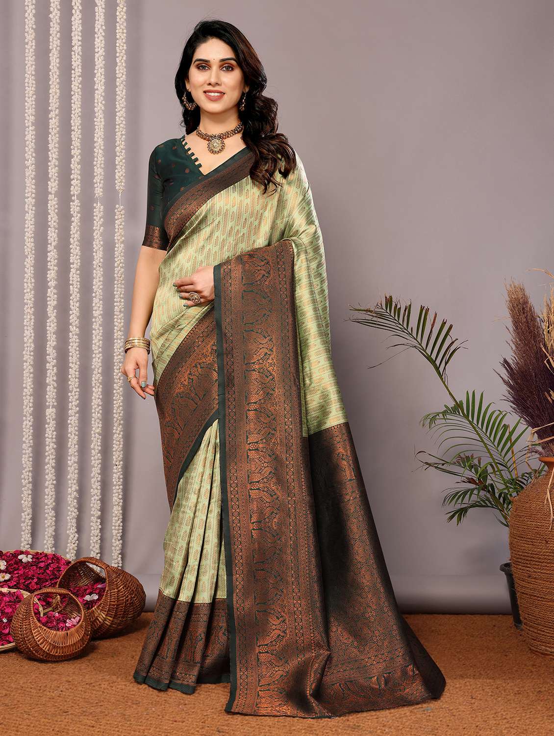 women self design banarasi saree with blouse