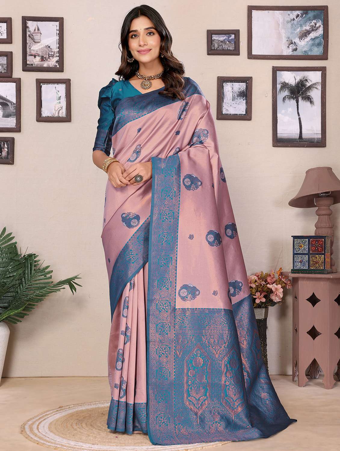 women self design banarasi saree with blouse