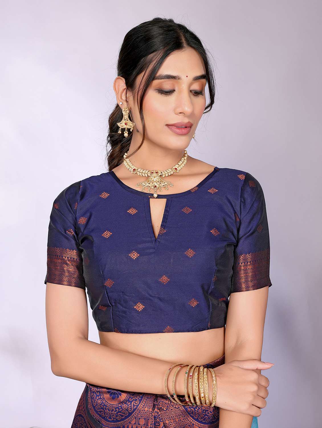 women self design banarasi saree with blouse - 22562835 -  Standard Image - 3