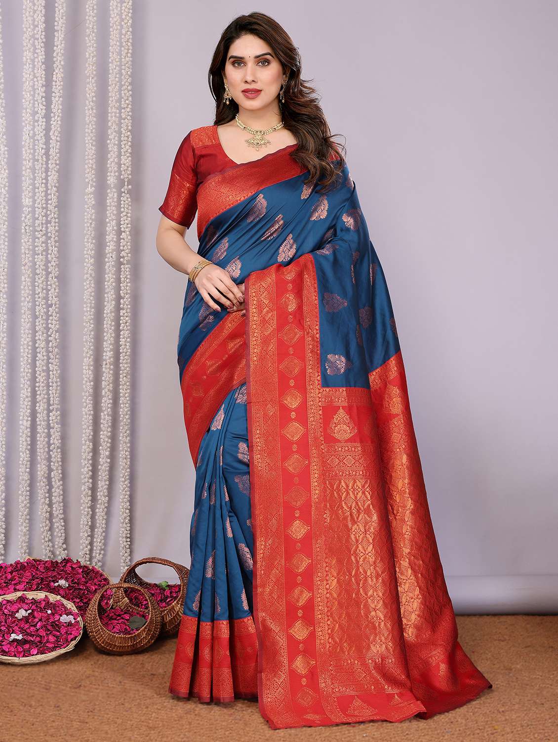 women self design banarasi saree with blouse