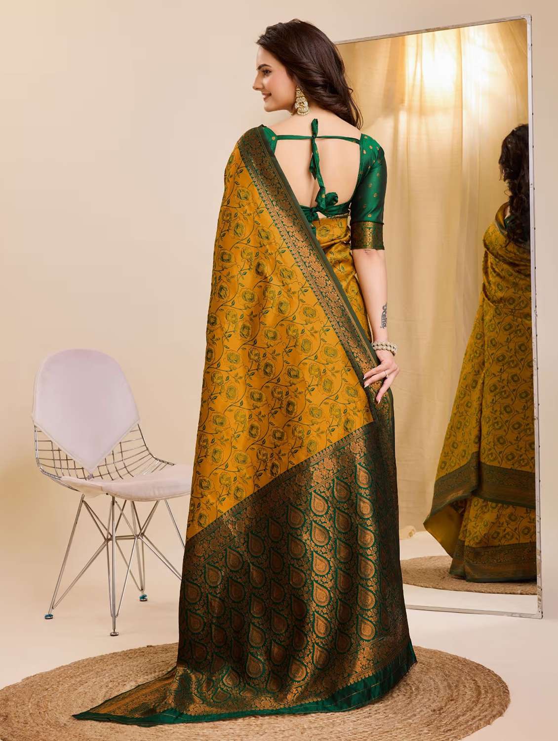 Women Self Design Banarasi Saree With Blouse - 22562867 -  Standard Image - 3