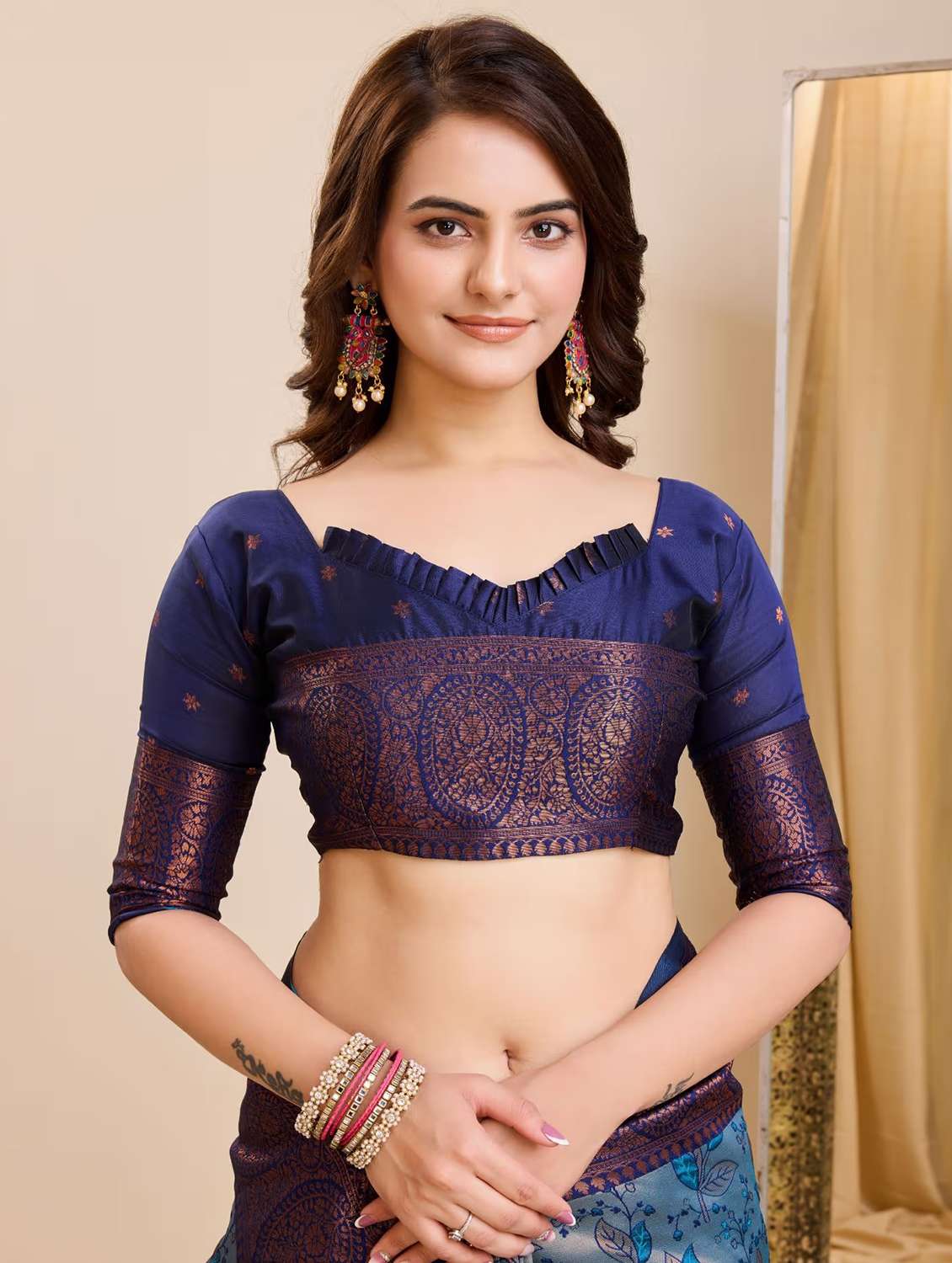 Women Self Design Banarasi Saree With Blouse - 22562874 -  Standard Image - 3