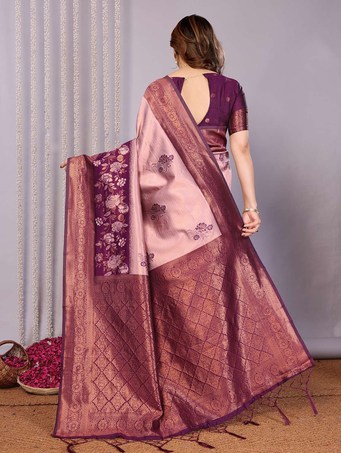women self design banarasi saree with blouse - 22562908 -  Standard Image - 3