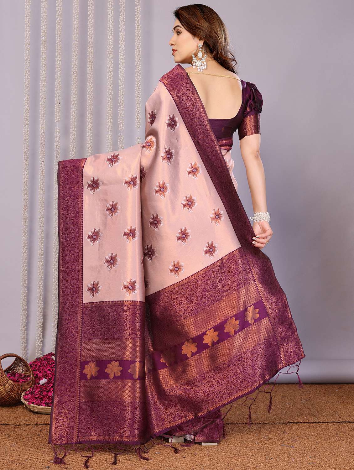 women self design banarasi saree with blouse - 22562913 -  Standard Image - 3