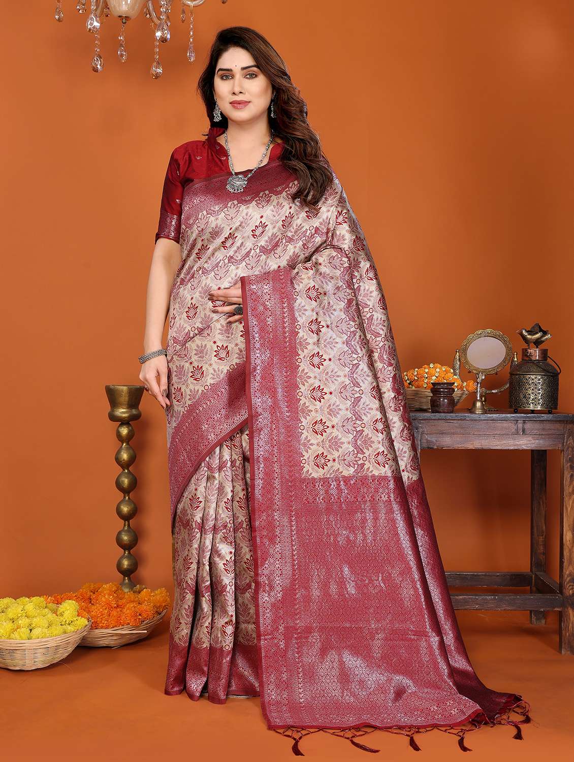 women self design banarasi saree with blouse