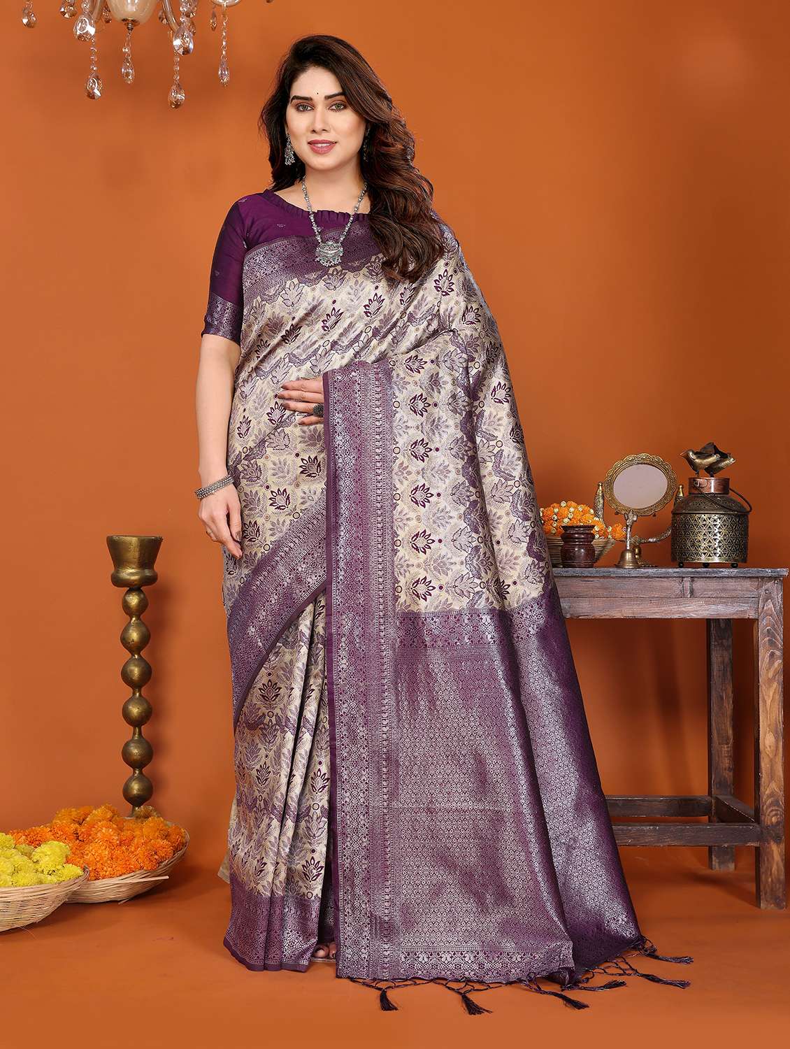 women self design banarasi saree with blouse