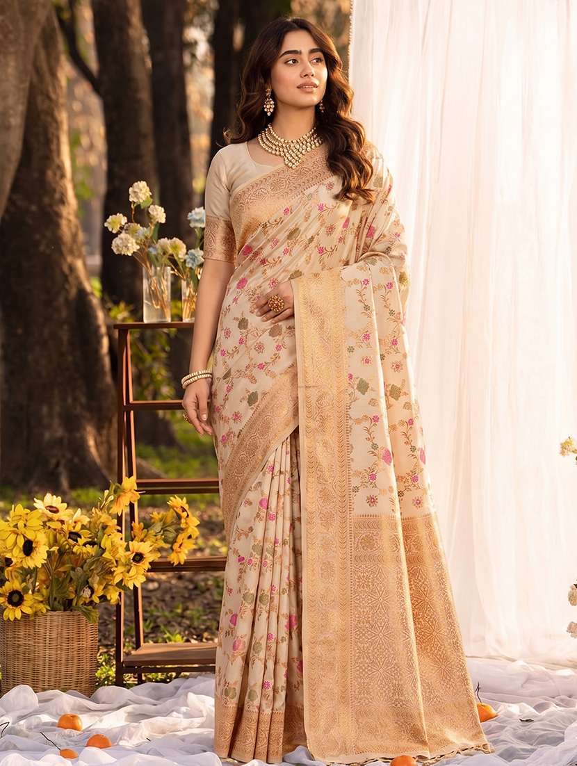 women self design banarasi saree with blouse