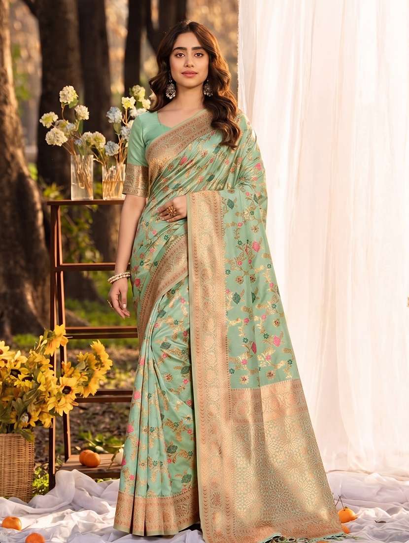 women self design banarasi saree with blouse
