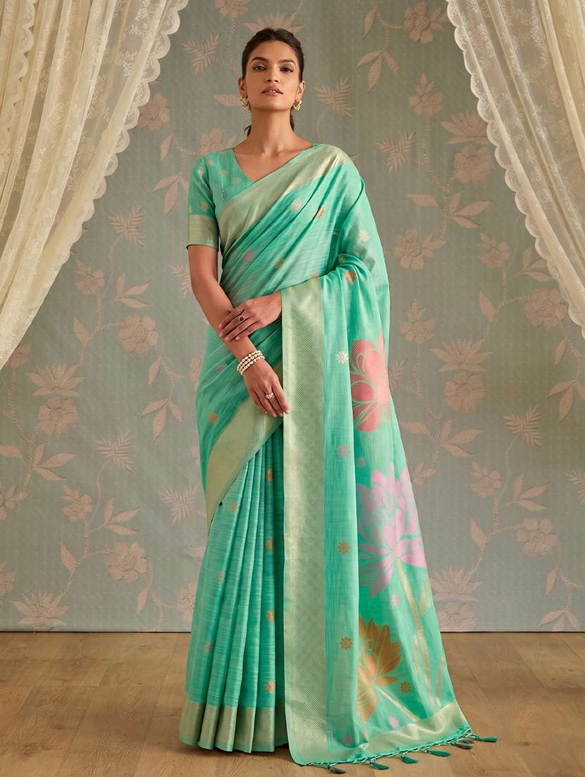 women self design bordered saree with blouse