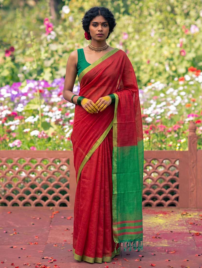 women solid with bordered saree with blouse