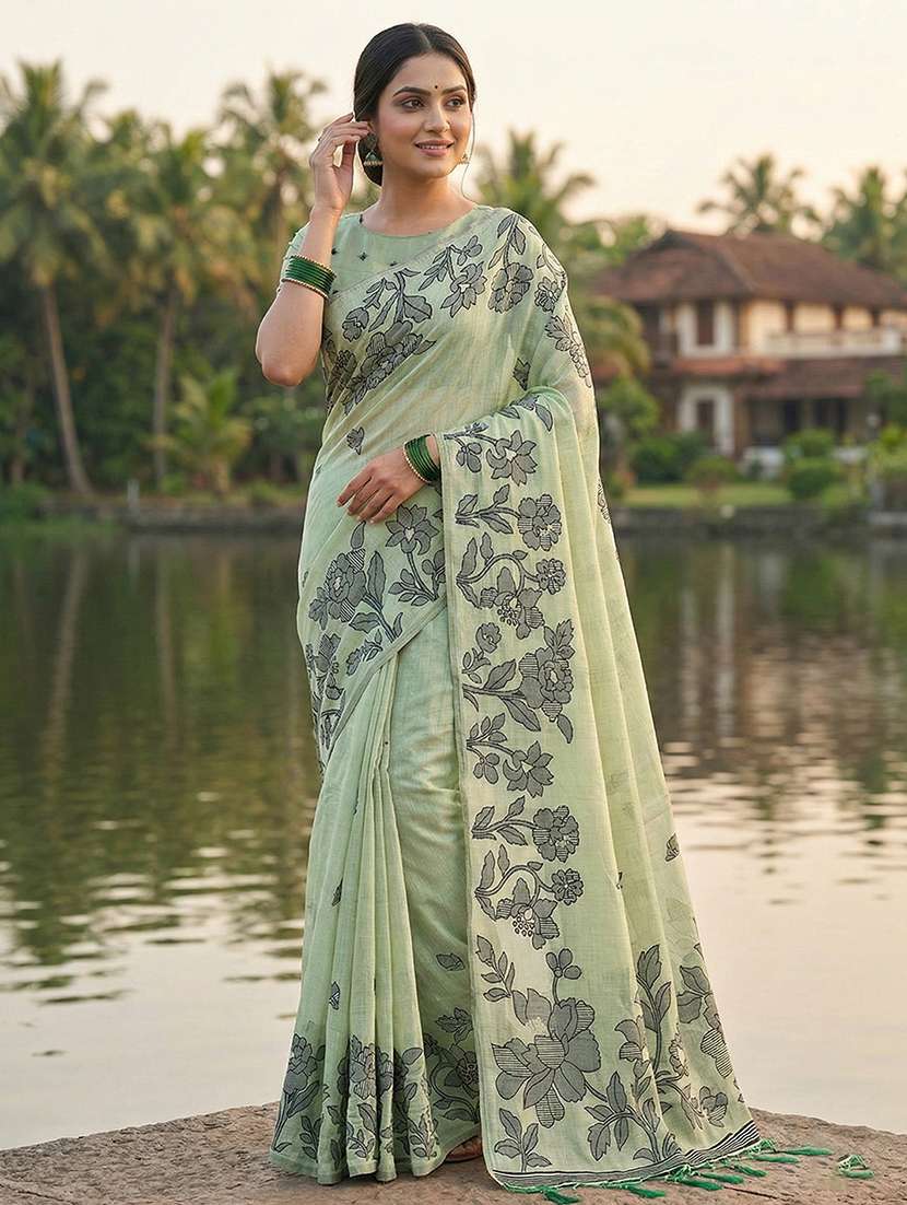 women self design handloom saree with blouse