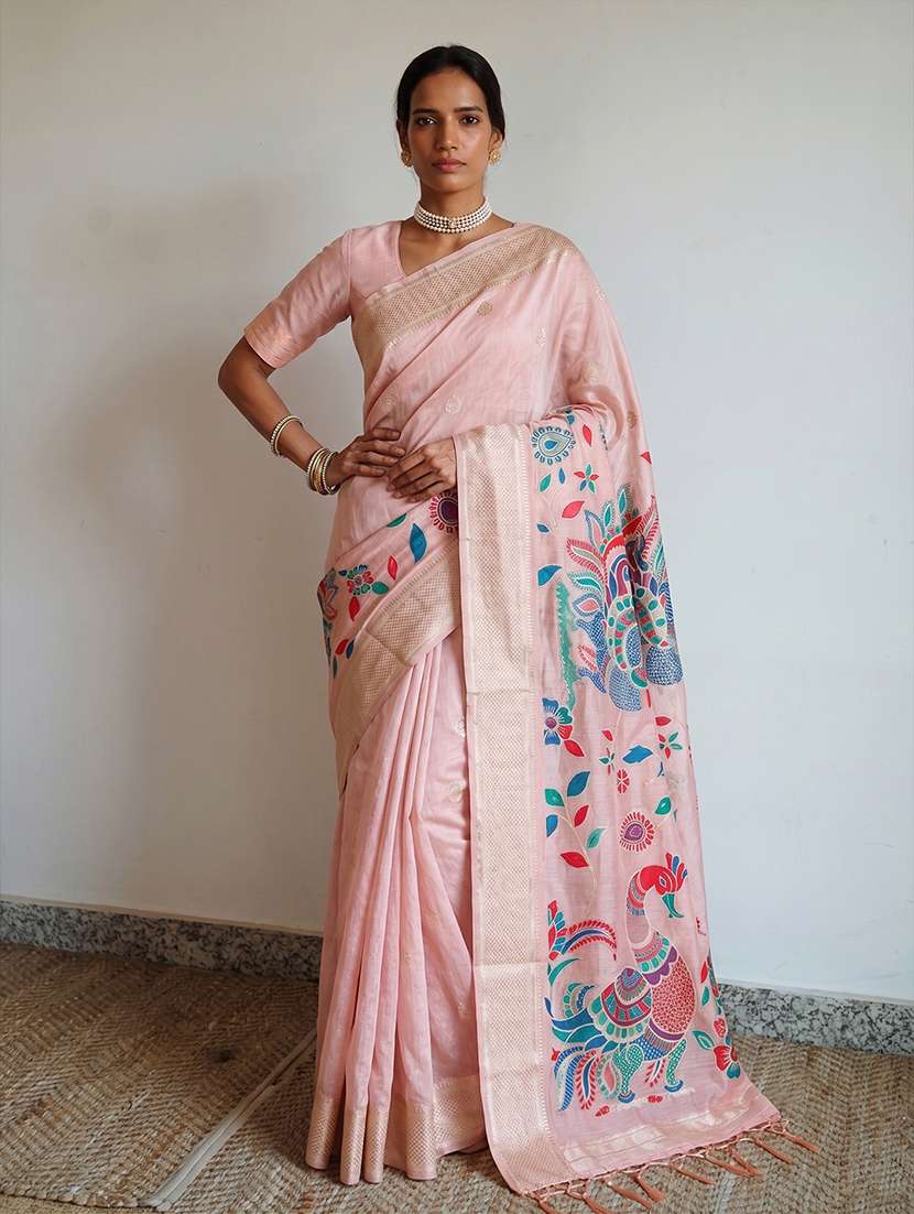 women self design bordered saree with blouse