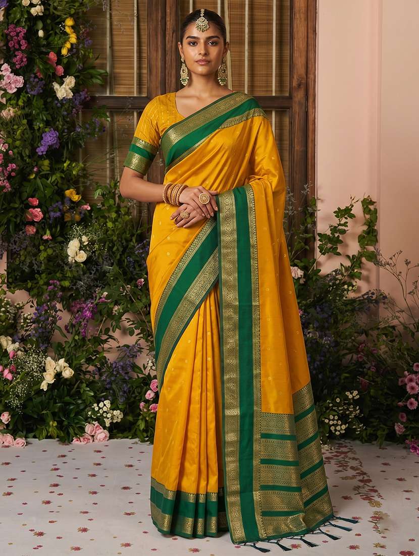 women self design bordered saree with blouse