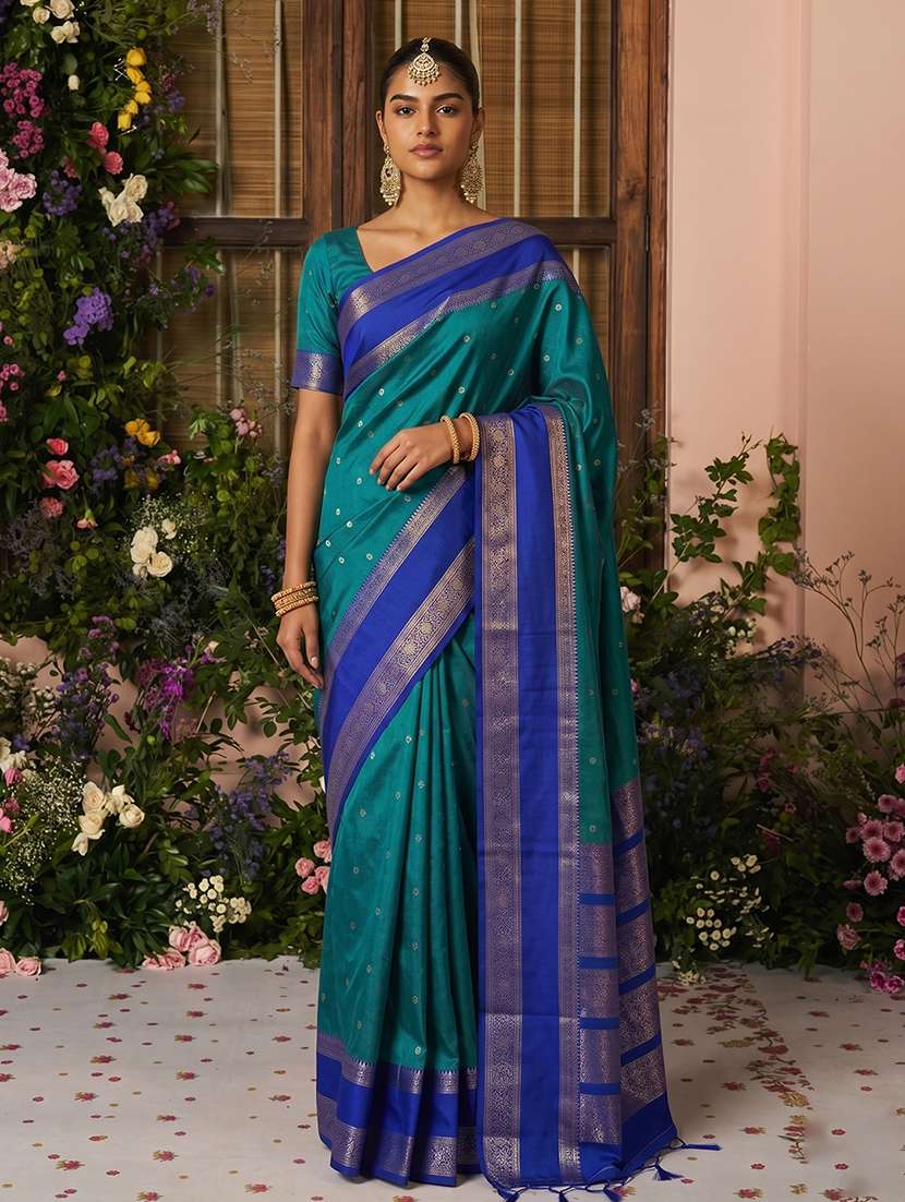 women self design bordered saree with blouse