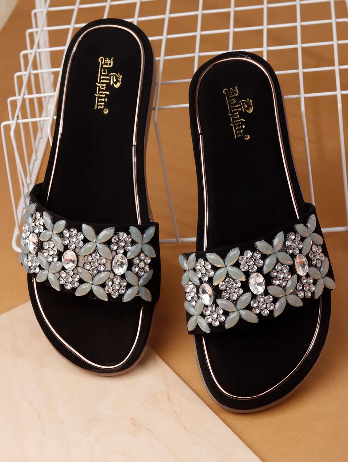 women embellished toe separator flats