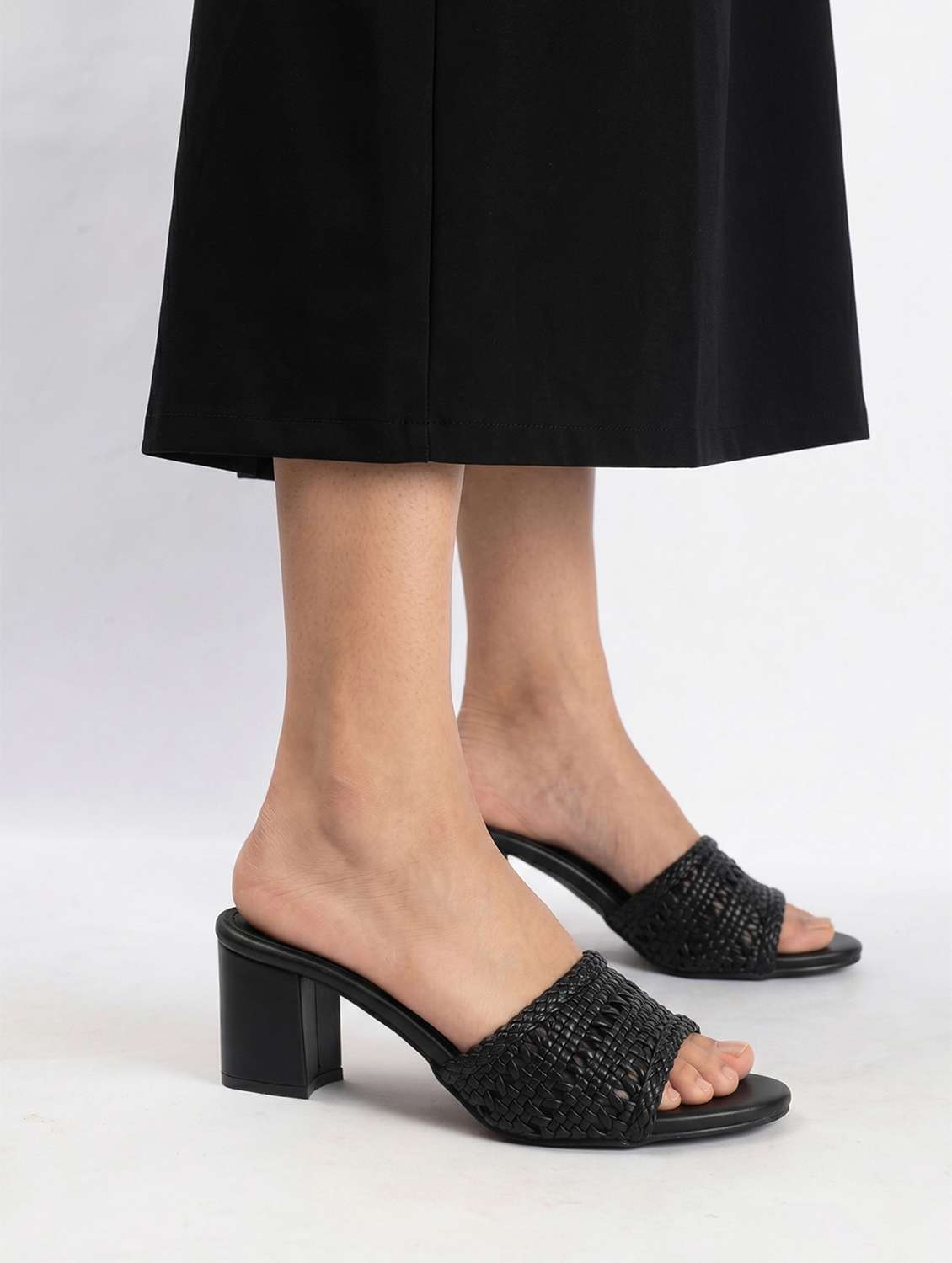 women textured slip on sandal - 22565170 -  Standard Image - 5