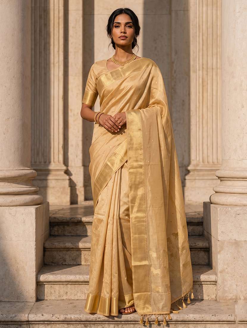 women self design bordered saree with blouse