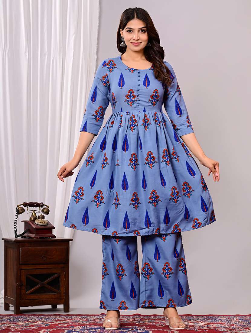 women printed three quarter sleeves kurta palazzo set