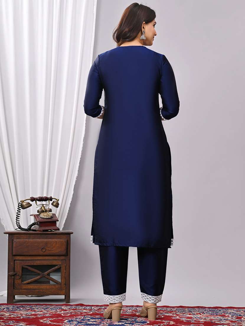 Women Embroidered Three Quarter Sleeves Kurta Pant Set With Dupatta - 22565286 -  Standard Image - 3