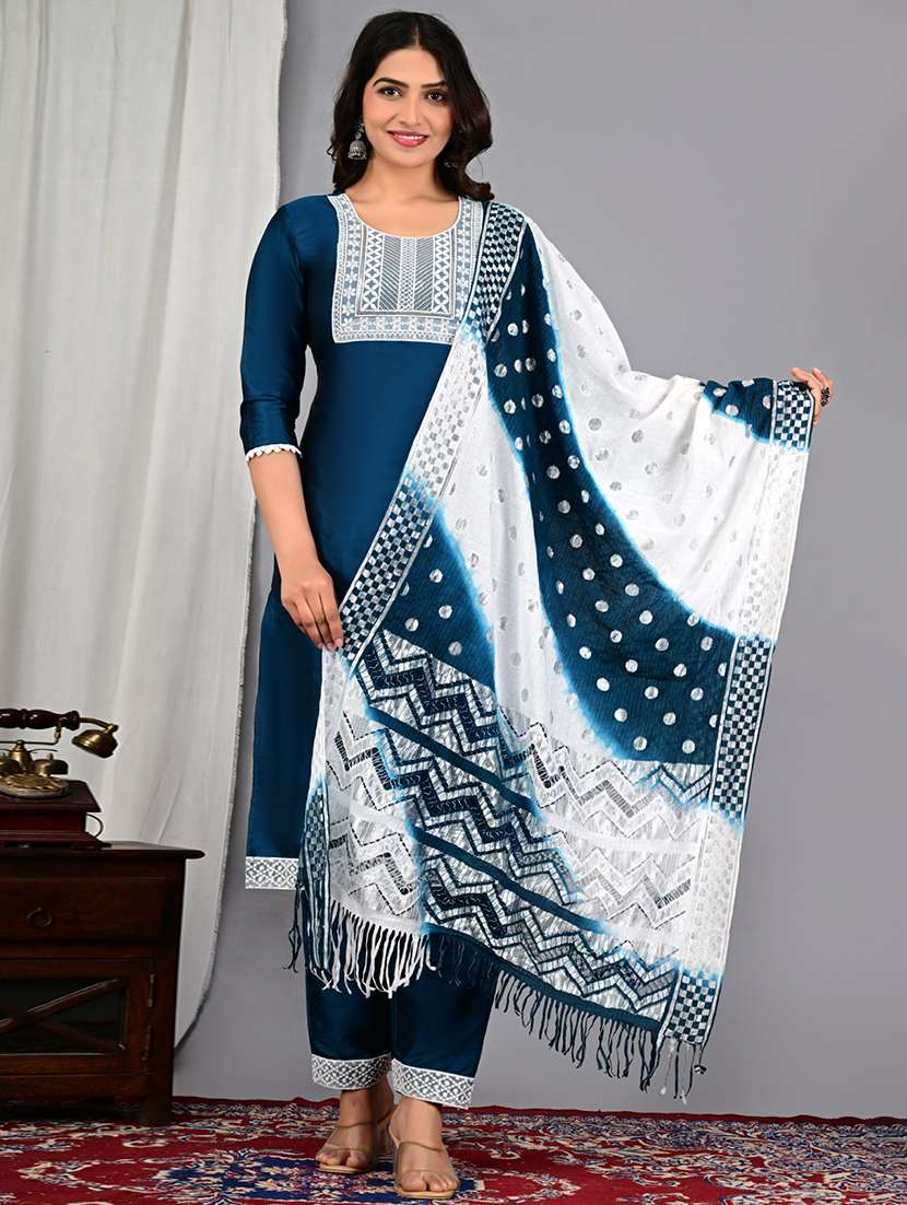 women embroidered three quarter sleeves kurta pant set with dupatta