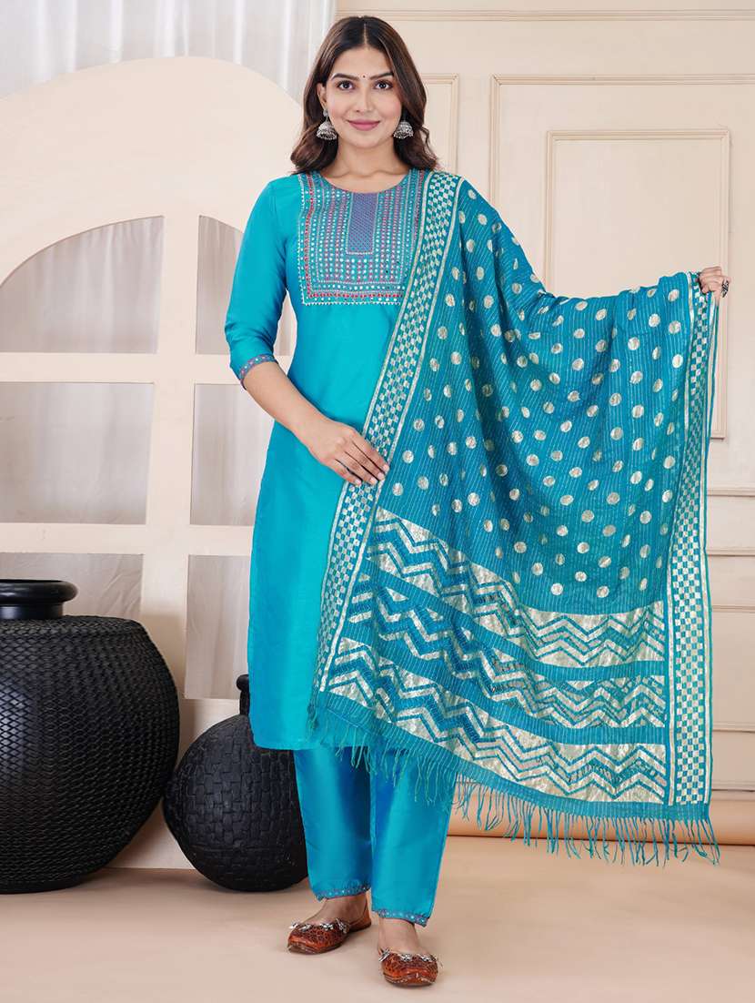 women embroidered three quarter sleeves kurta pant set with dupatta