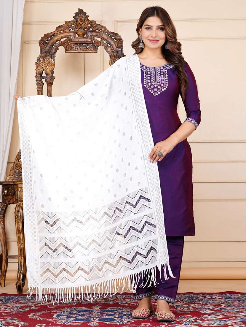 women embroidered three quarter sleeves kurta pant set with dupatta