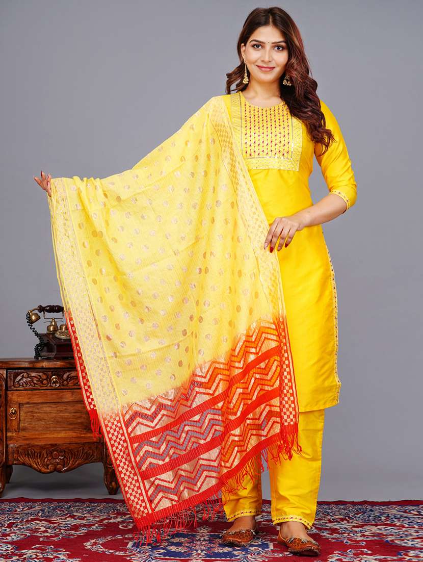 women embroidered three quarter sleeves kurta pant set with dupatta