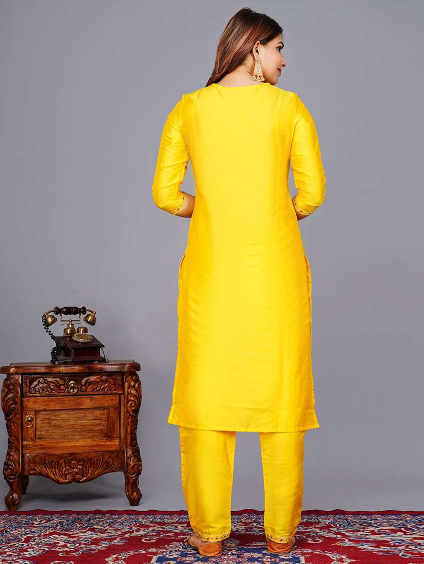 Women Embroidered Three Quarter Sleeves Kurta Pant Set With Dupatta - 22565292 -  Standard Image - 3