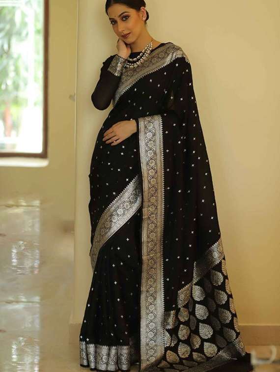 women self design banarasi saree