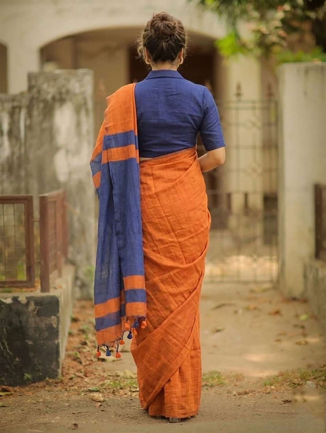 Women Solid Handloom Saree With Blouse - 22565756 -  Standard Image - 3