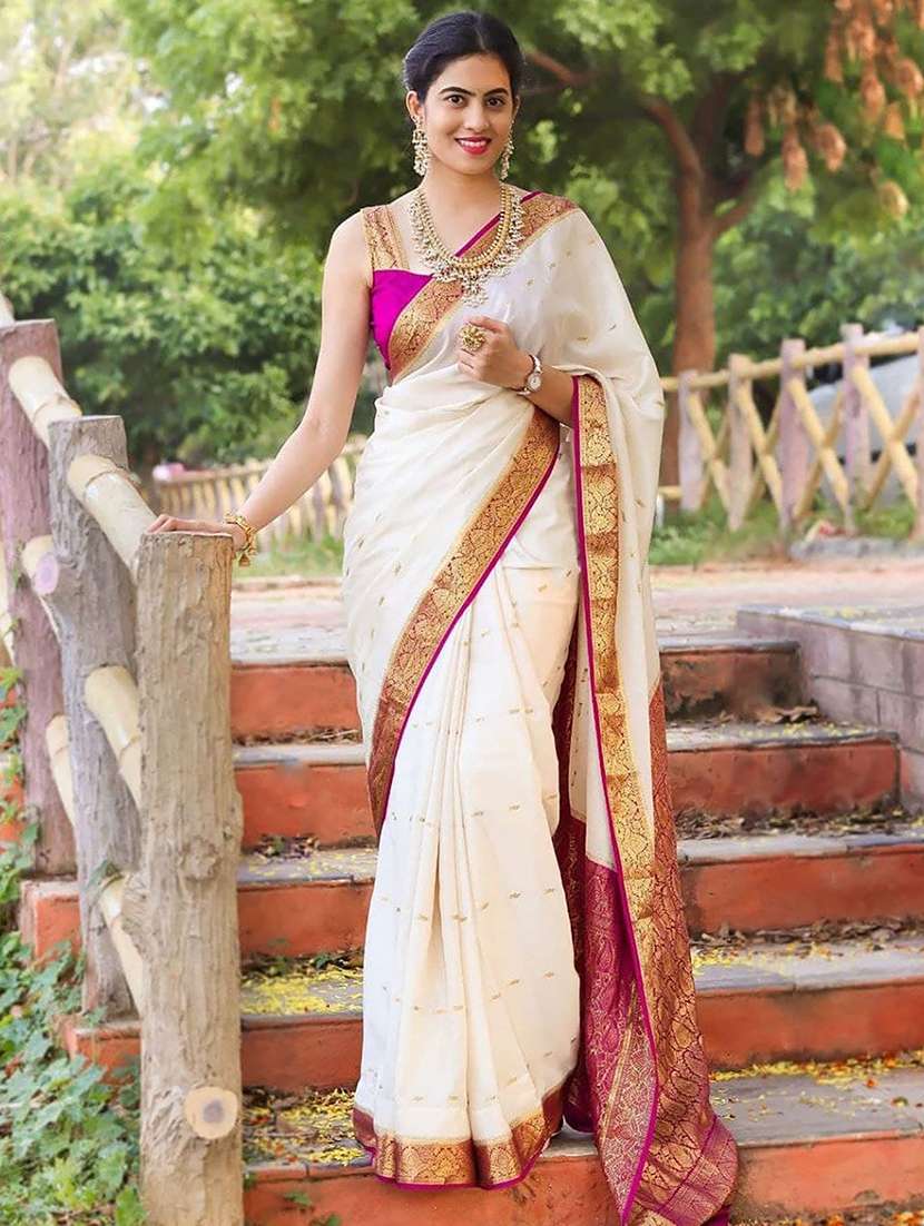 women self design bordered saree with blouse