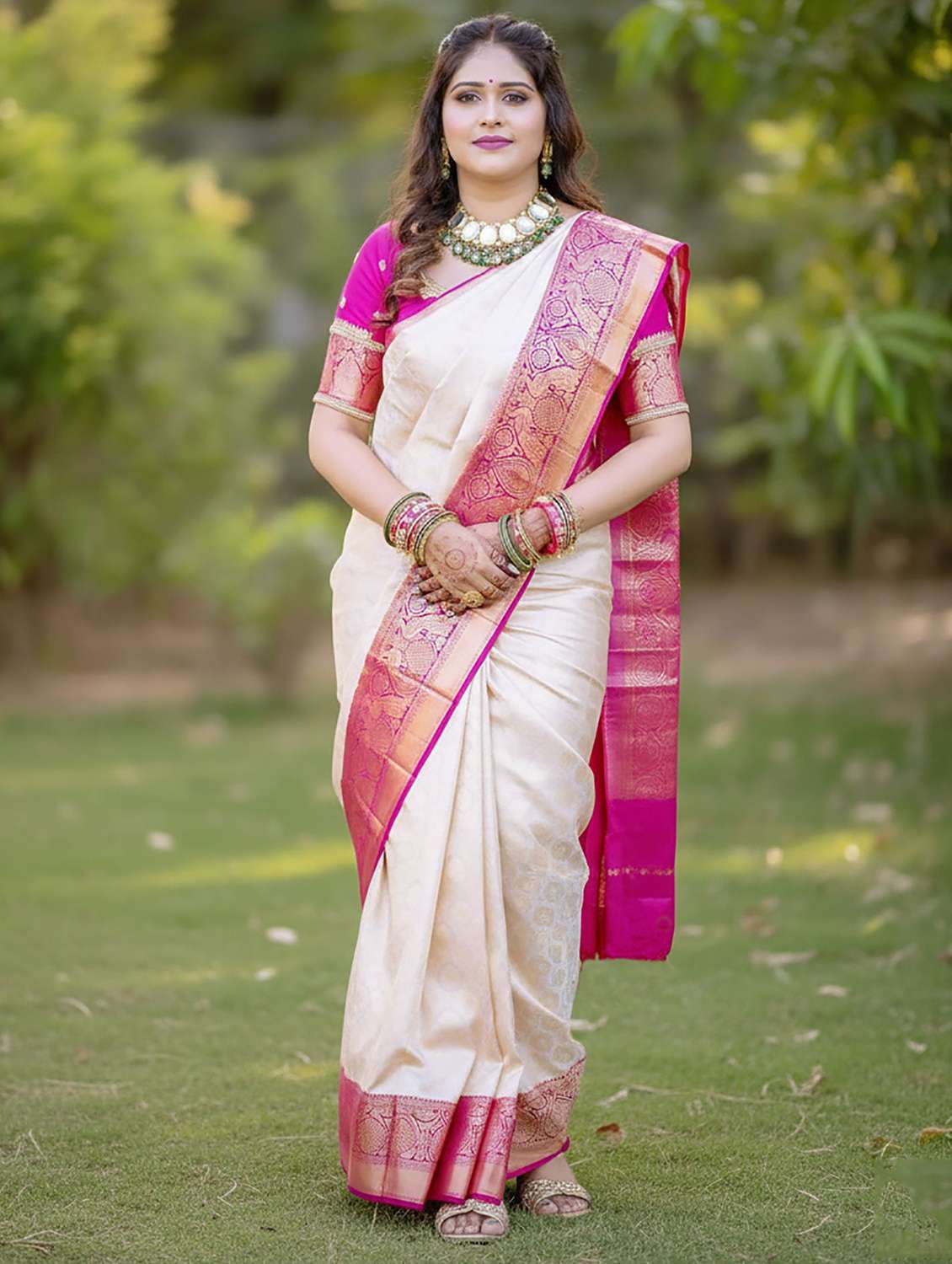 women self design banarasi saree