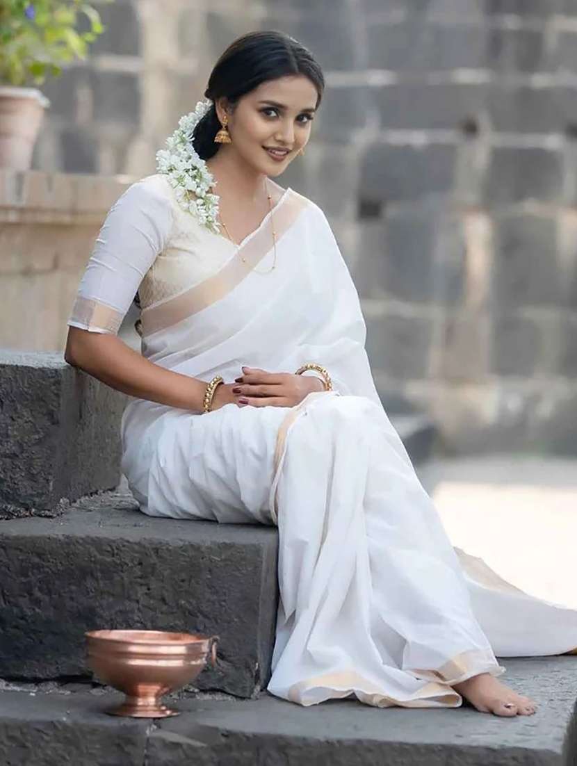 women solid with bordered kasavu saree with blouse - 22565882 -  Standard Image - 3