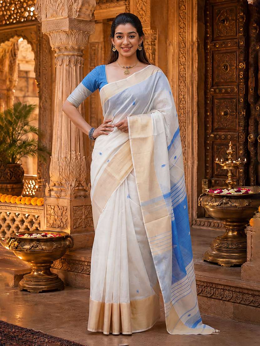 women self design bordered saree with blouse