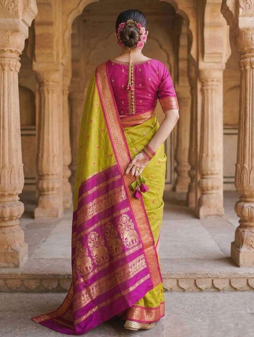 women self design bordered saree with blouse - 22566260 -  Standard Image - 3
