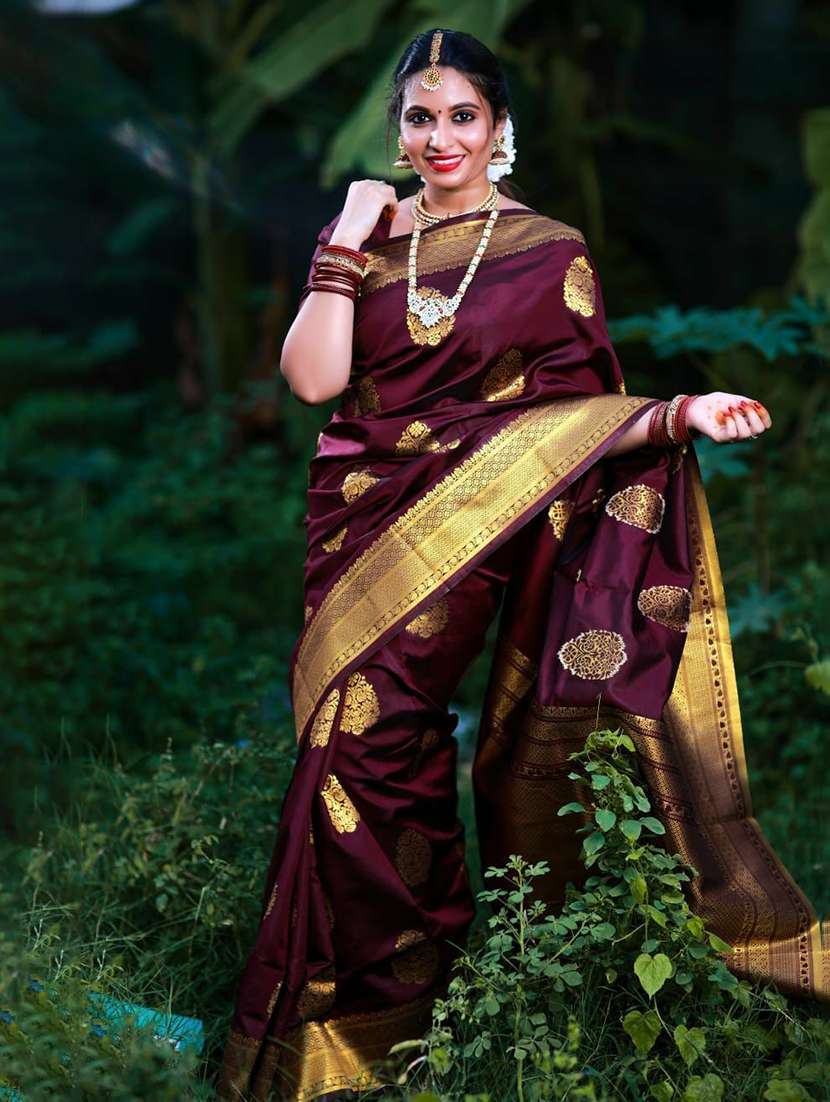 women self design banarasi saree