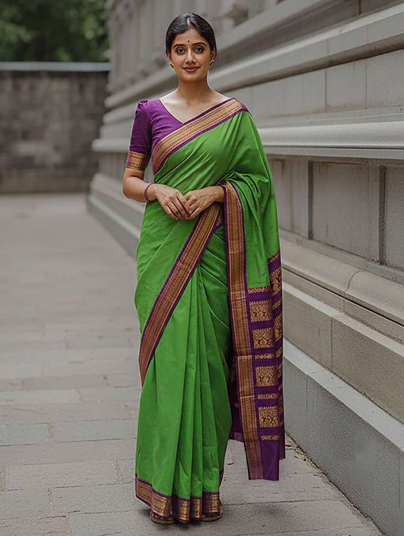 women solid with bordered saree with blouse