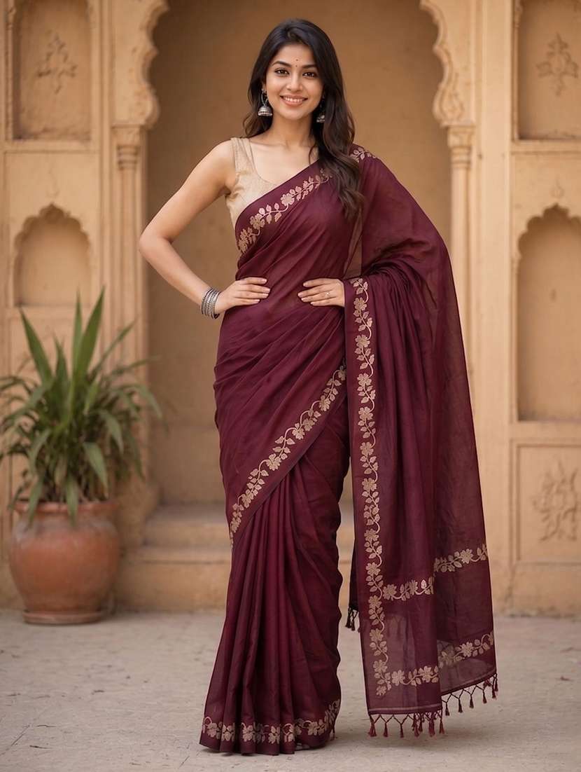 women solid with bordered saree with blouse