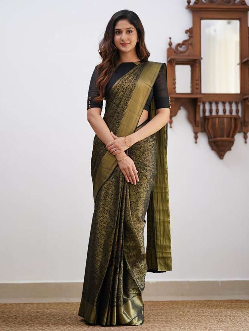 women self design banarasi saree with blouse
