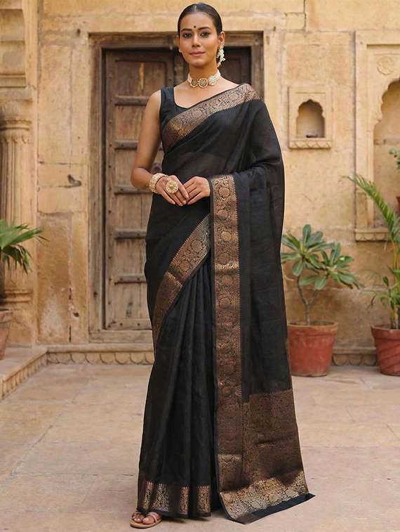 women solid with bordered saree with blouse
