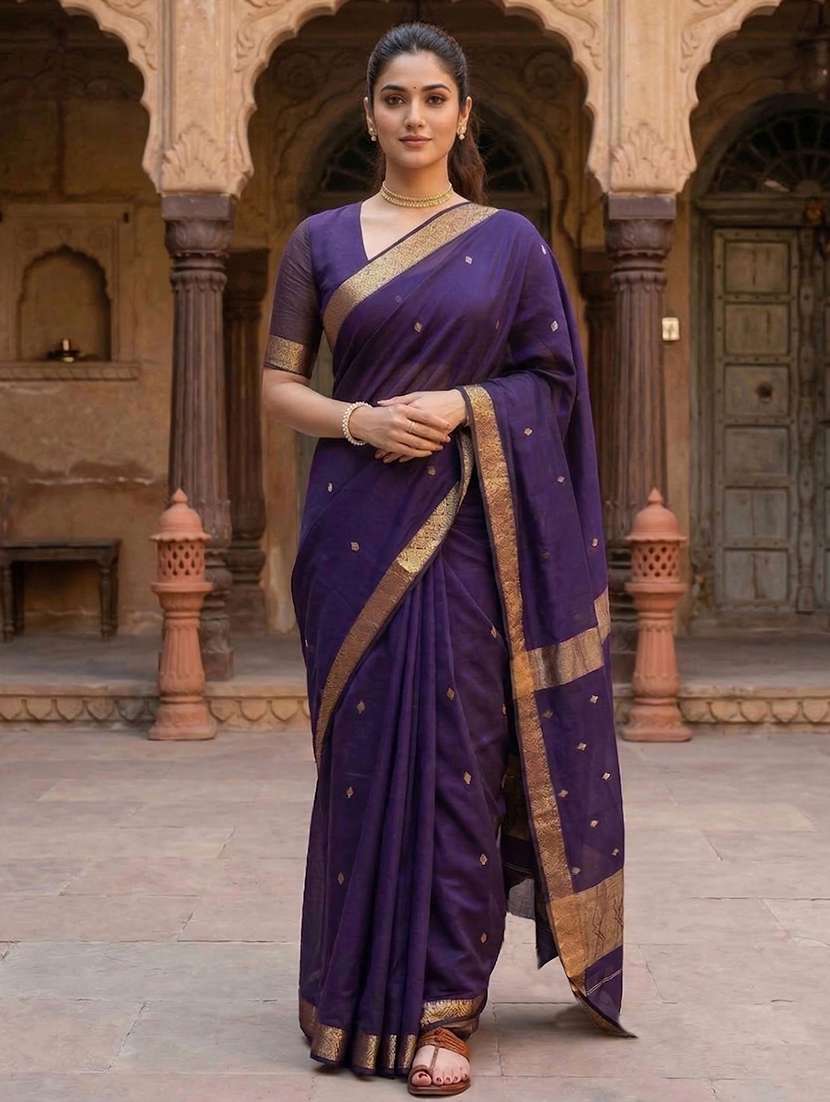 women self design bordered saree with blouse