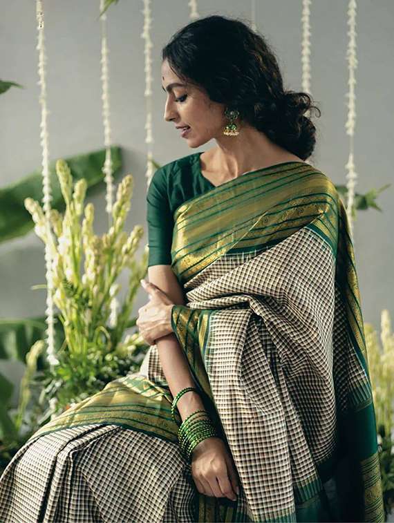 women checkered bordered saree with blouse - 22566832 -  Standard Image - 3