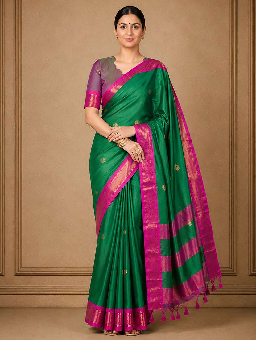 women self design bordered saree with blouse