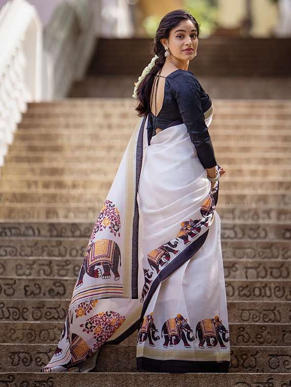 women solid with bordered saree with blouse - 22566926 -  Standard Image - 3