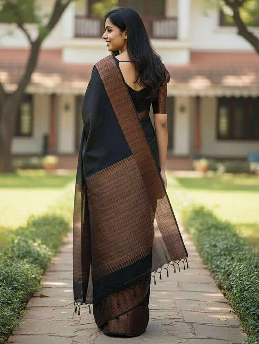 women solid with bordered saree with blouse - 22566937 -  Standard Image - 3