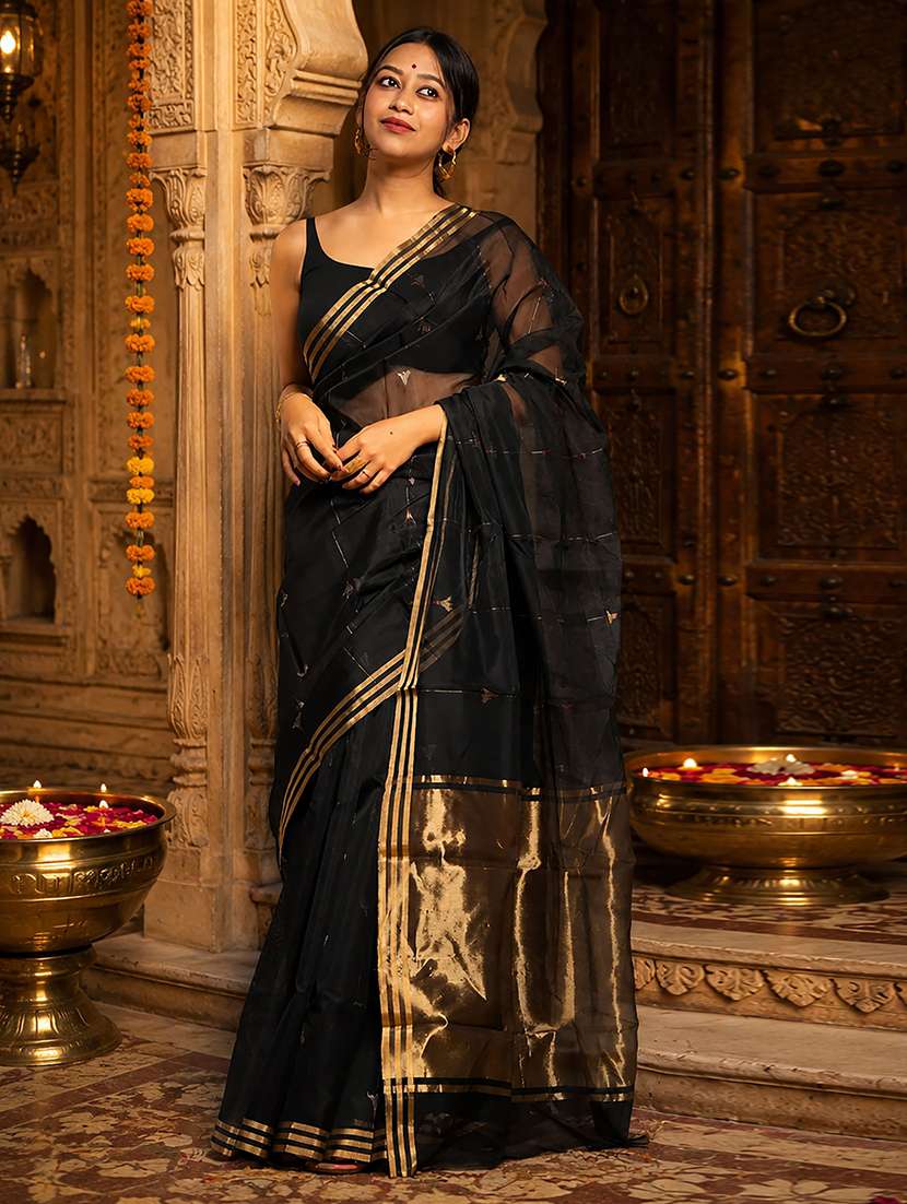 women self design kanjivaram saree with blouse