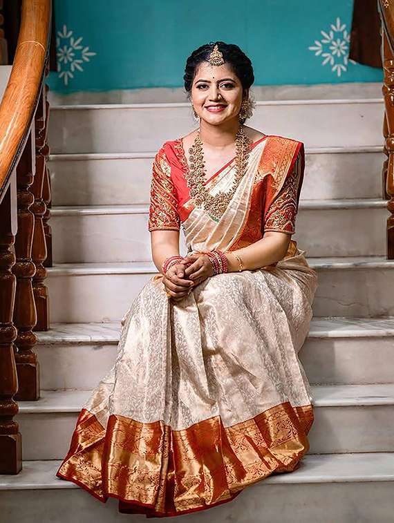 women self design kanjivaram saree with blouse - 22566968 -  Standard Image - 3