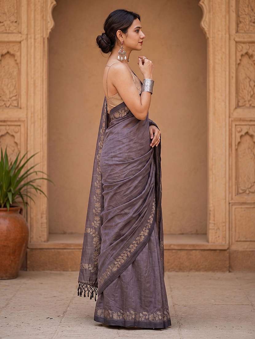 women solid with bordered saree with blouse - 22567033 -  Standard Image - 3